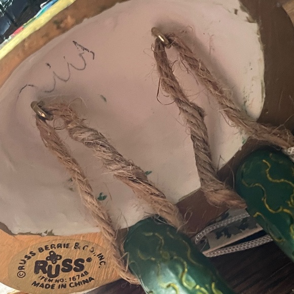 Vintage Wooden Christmas ANGEL Figurine y Russ Berrie Dangling Legs With TAGS - Picture 8 of 9